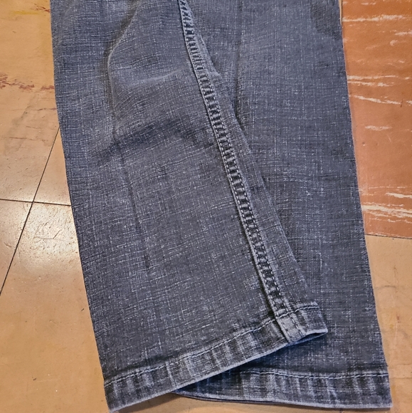 Levi's bootcut jeans denim in a youth girls size 10. Gray heathered EUC - Picture 7 of 13